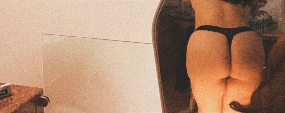 OnlyFans cuenta mooonlove1 header 2