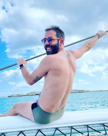 OnlyFans cuenta beardvictim header 2