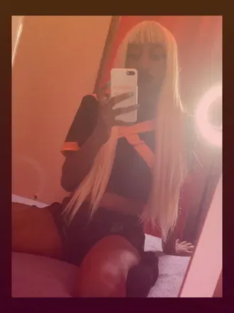 OnlyFans cuenta naughtyblueflamedbirdie avatar 1