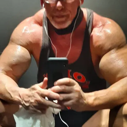 OnlyFans cuenta big21inchbiceps avatar 1