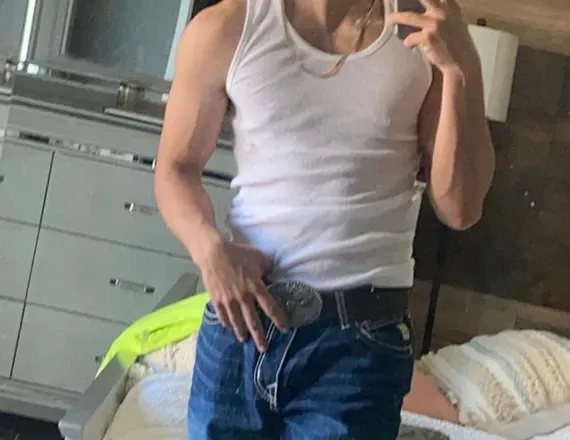 OnlyFans cuenta hugewhole avatar 1