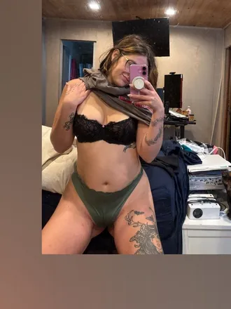 OnlyFans cuenta xolucyxo1 header 2
