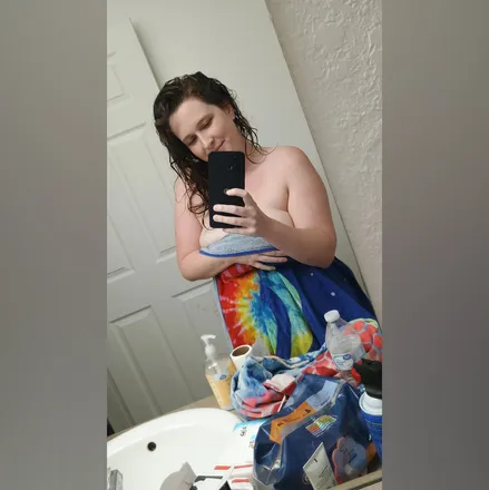OnlyFans account  nikkilove1498 header 2