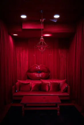 OnlyFans cuenta amilli_blur header 2