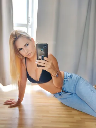 OnlyFans account  hotsexting header 2