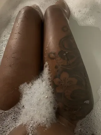 OnlyFans cuenta lifewithchaa header 2