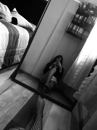 OnlyFans cuenta carmenicole header 2
