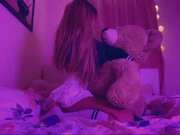 OnlyFans cuenta prettybrokendoll header 2