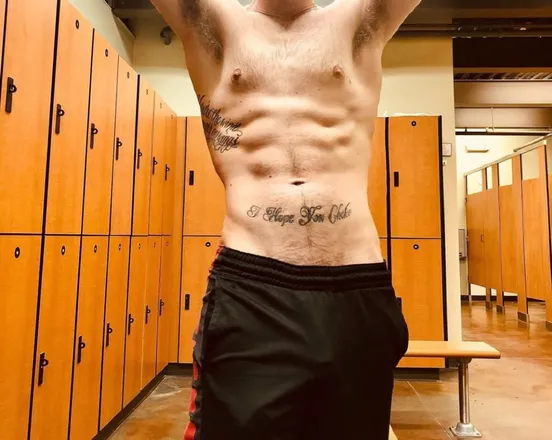 OnlyFans account  zacharyniclousxxx header 2