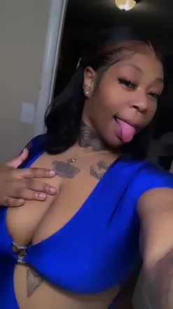 OnlyFans cuenta moneymanii avatar 1