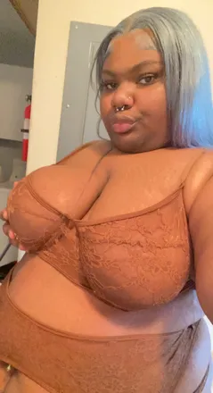 OnlyFans account  chocolatetoofreaky header 2
