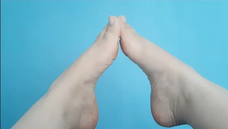 OnlyFans cuenta lovvelyfeet header 2
