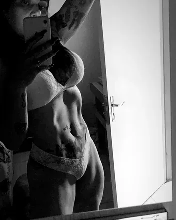 OnlyFans cuenta vivi_b03 avatar 1