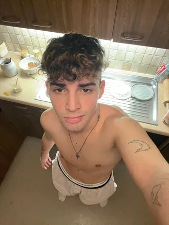 OnlyFans cuenta italianboynsfw avatar 1