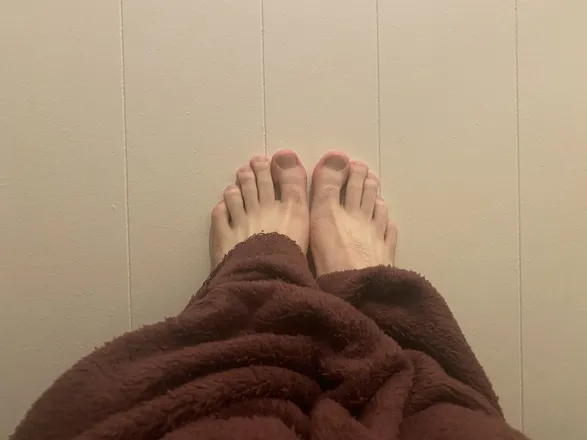OnlyFans cuenta menlyfeet25yo header 2