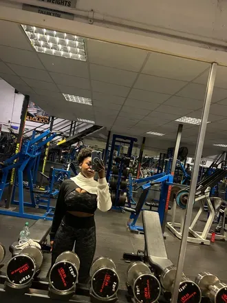 OnlyFans cuenta ivyisyours header 2