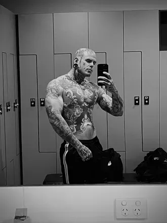 OnlyFans account  throbb_thomas avatar 1