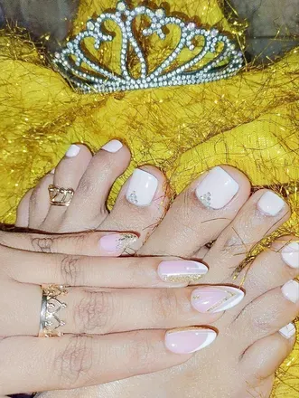 OnlyFans cuenta strawberriestwin header 2