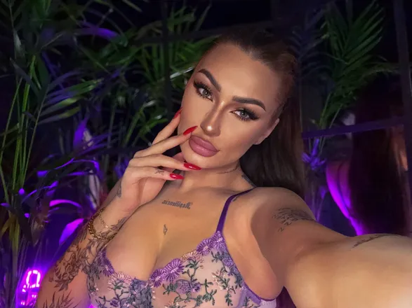 OnlyFans cuenta lareinamalvadaa header 2