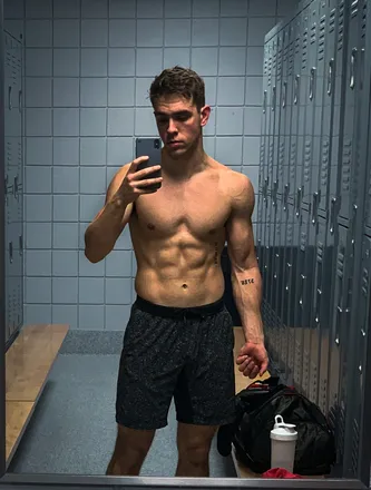 OnlyFans cuenta its_jwee header 2