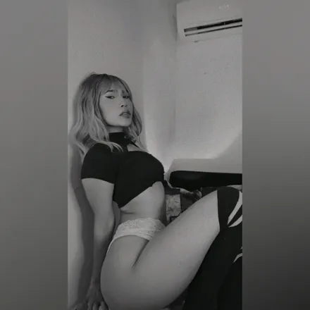 OnlyFans cuenta maryrusso header 2