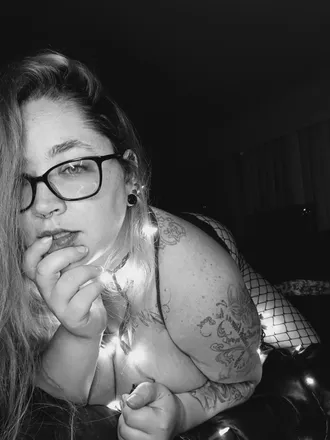 OnlyFans cuenta kurvy-k header 2