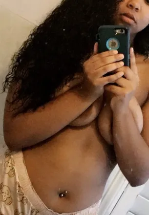 OnlyFans cuenta mamabanks header 2
