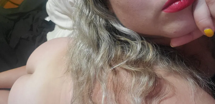 OnlyFans account  underthemoonlightshadows header 2