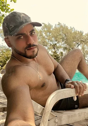 OnlyFans cuenta u212057722 header 2