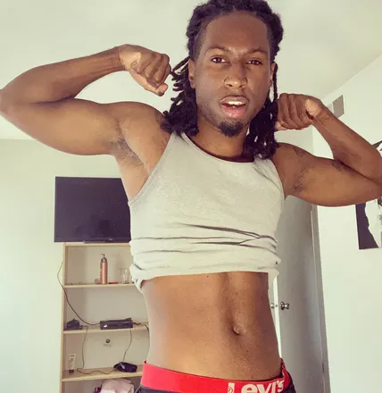 OnlyFans cuenta kendeezzy header 2