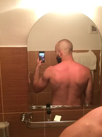 OnlyFans cuenta r.mihai8 header 2
