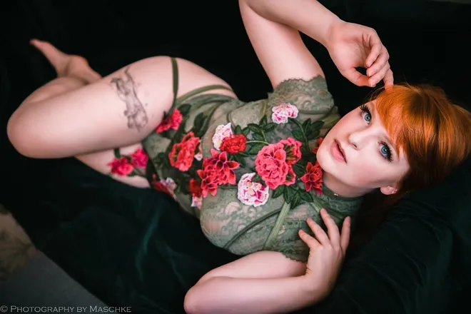 OnlyFans cuenta doenill header 2
