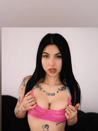 OnlyFans account  sashabloomxx header 2