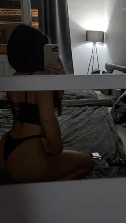 OnlyFans account  anna_777 header 2