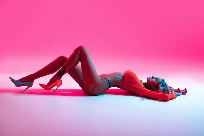 OnlyFans cuenta lara_ashx header 2