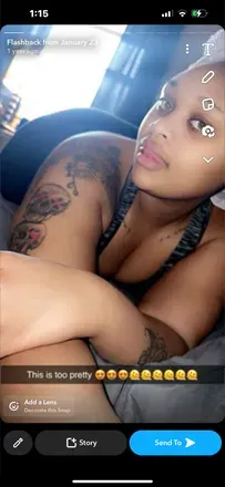 OnlyFans cuenta mommymaleah header 2