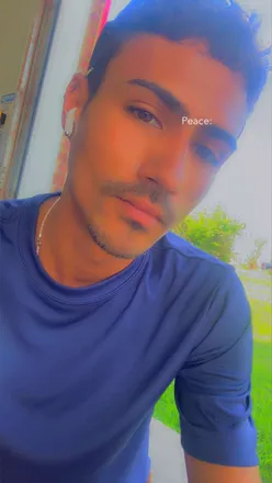 OnlyFans cuenta prettyboilivin header 2