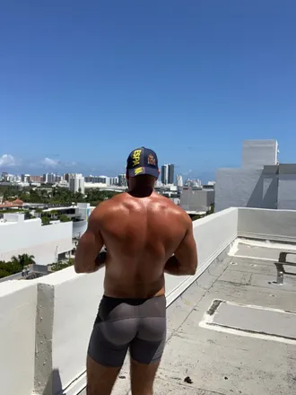 OnlyFans cuenta romancruzx header 2