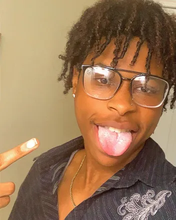 OnlyFans account  thefamouszay header 2