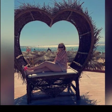 OnlyFans cuenta laurra3233 header 2