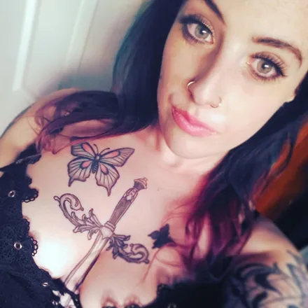 OnlyFans cuenta dollshead96 header 2