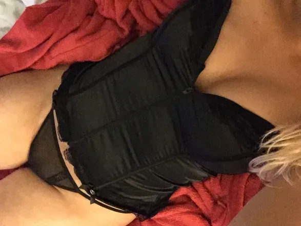 OnlyFans account  katie1910 avatar 1