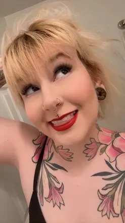 OnlyFans account  nqueenserene avatar 1