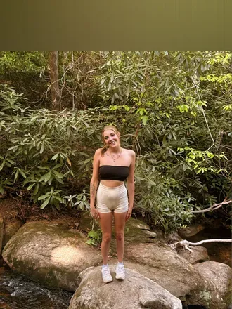 OnlyFans cuenta tessaluvvs header 2