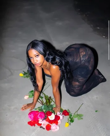OnlyFans cuenta kyarenee004 header 2