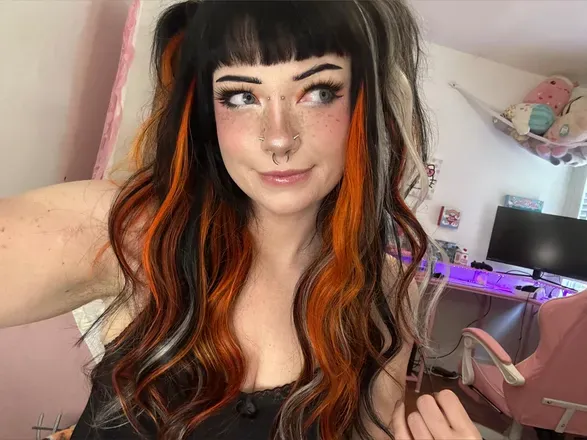 OnlyFans cuenta demongirllucy avatar 1