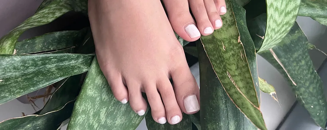 OnlyFans cuenta barefootislandgirl028 header 2