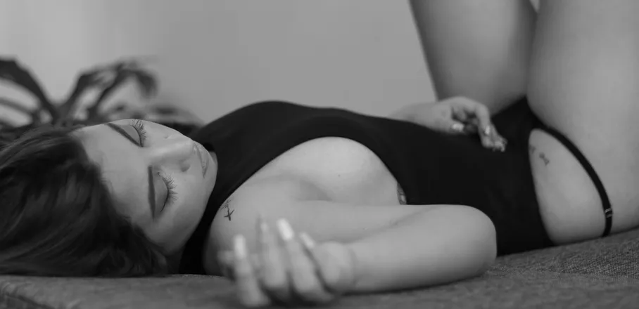 OnlyFans cuenta mafemorales header 2