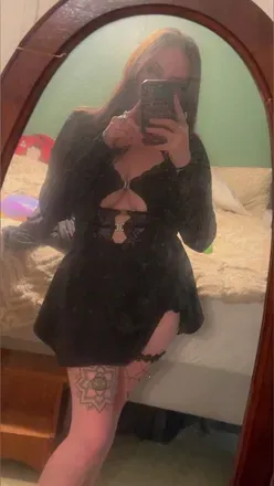 OnlyFans account  maemariexn avatar 1