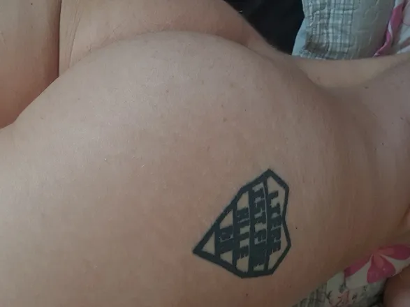 OnlyFans account  letmebe2 header 2